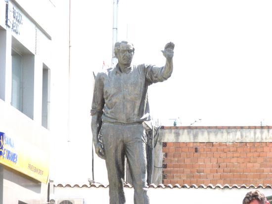 Statue of George W. Bush