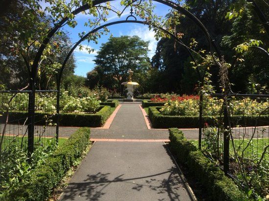 Queen's Gardens