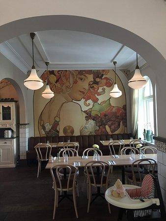 Bistro Avenue