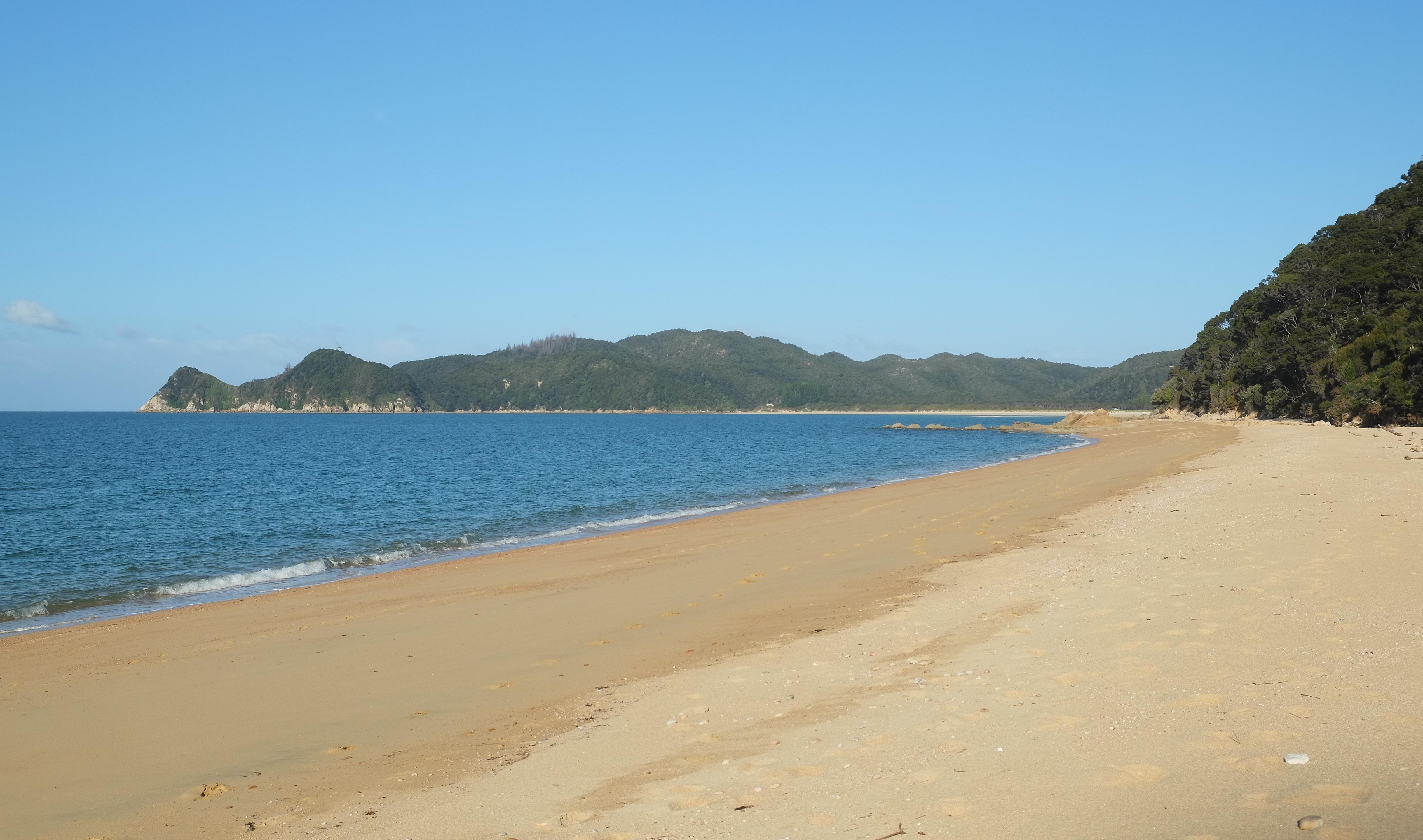 Waiharakeke Bay