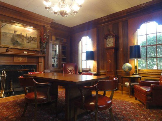 Tufts Archives