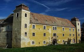 Ovari Castle