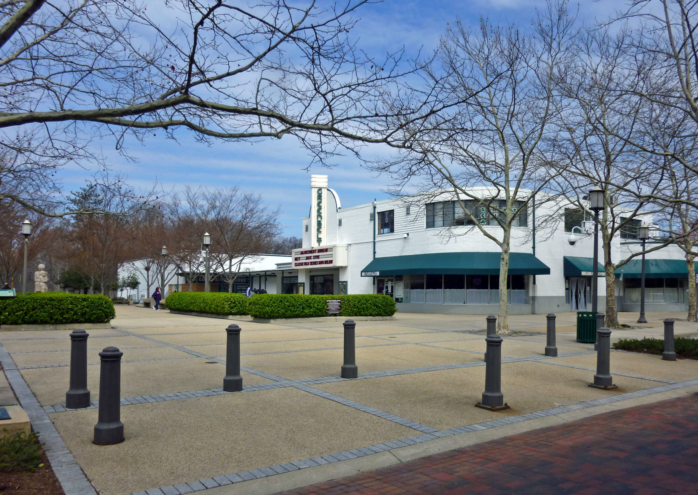 Roosevelt Center Mall