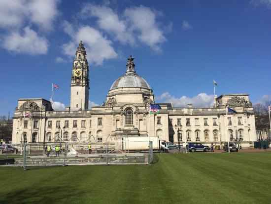 Cardiff Belediye Sarayı