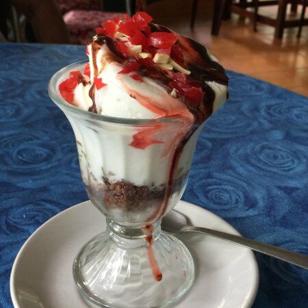 Harnos Cafe