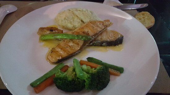 62 Bar & Grill